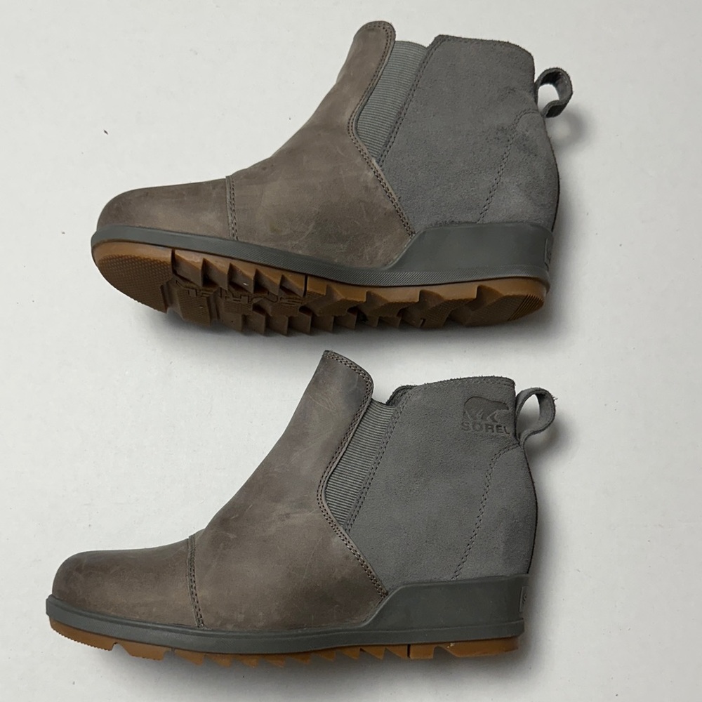 Sorel women's Gray Chelsea heeled wedge Boots